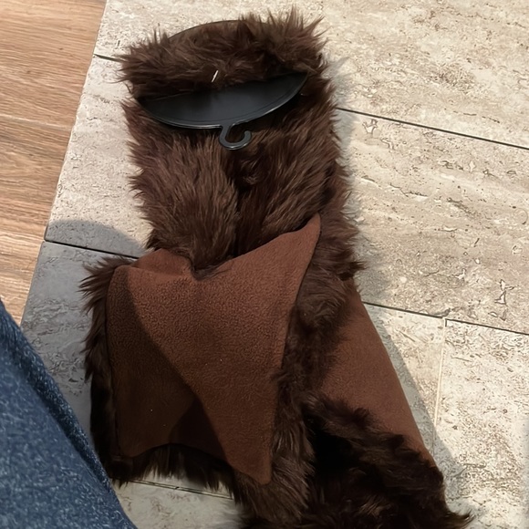 Faux Fur Scarf. Never worn. - Picture 3 of 3